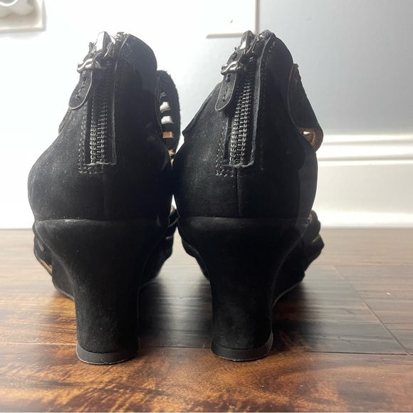 Earthies Black Leather Wedge Sandals size 9.5B - Picture 7 of 14